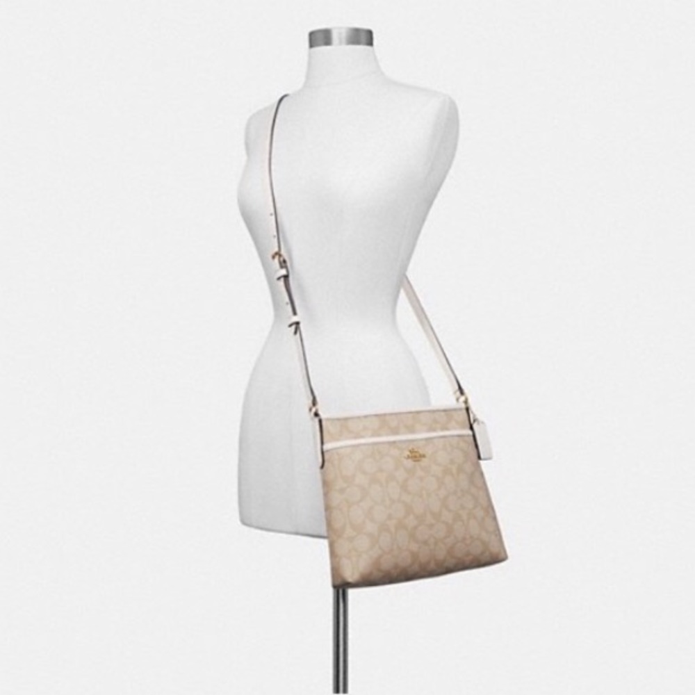 ❌SOLD COACH File Crossbody In Signature Jacquard - Picture 3 of 8